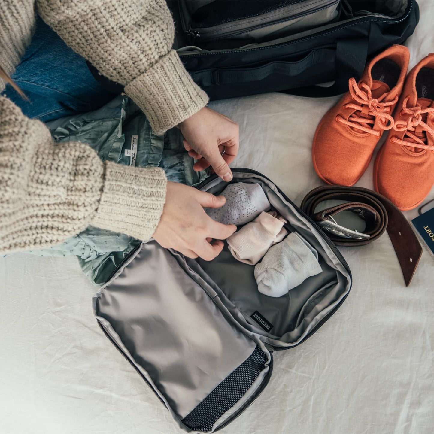 YETI Crossroads Packing Cube for YETI Bags, Duffels, and Luggage, Gray, Medium