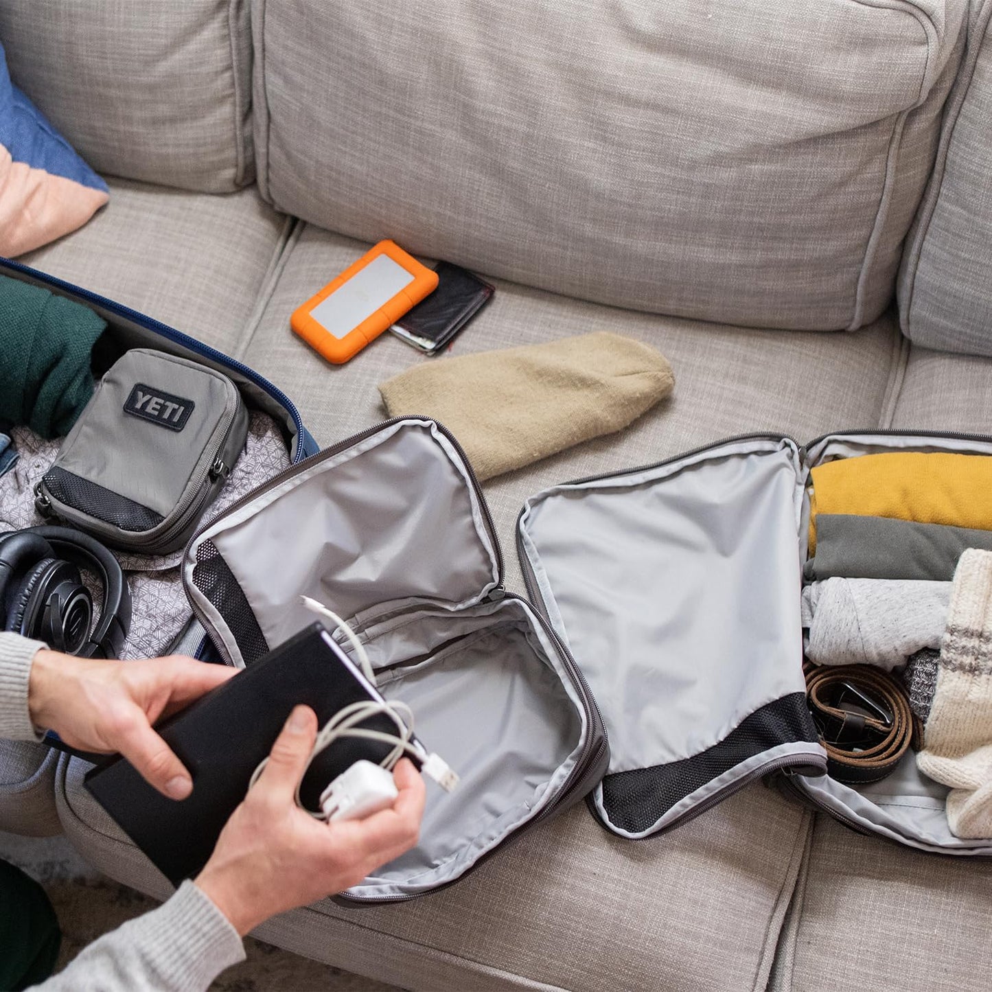 YETI Crossroads Packing Cube for YETI Bags, Duffels, and Luggage, Gray, Medium