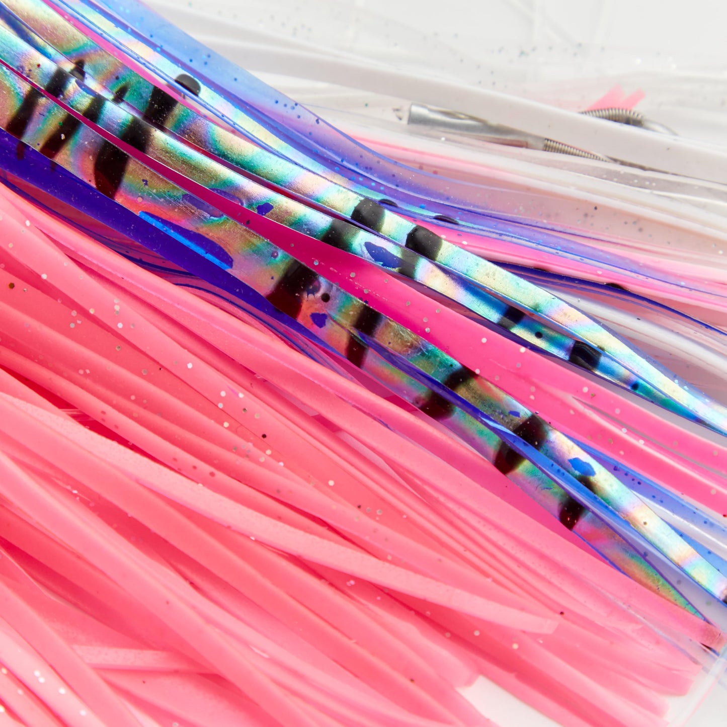 OCEAN CAT Teaser Chain Trolling Lure Saltwater Fishing Lure Bag with Circle Hook and Fishing Line Fully Rigged Teasers for Wahoo Tuna Marlin Mahi Mahi (#054-Blue+Pink, 6in+4.5in+6/0)